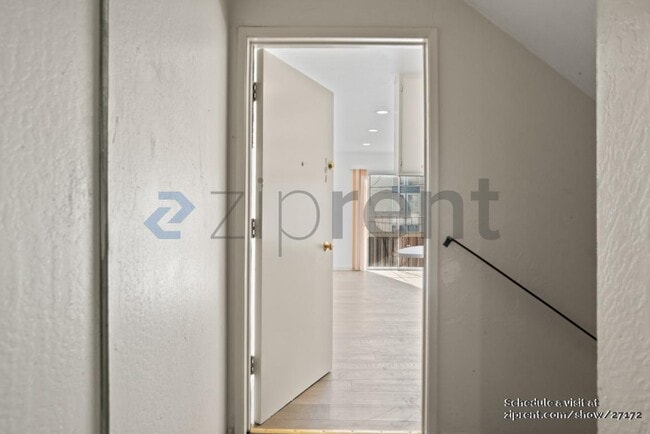 Building Photo - 474 90th St
