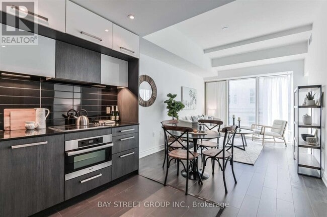 Building Photo - 8 The Esplanade