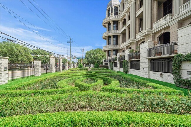 Foto del edificio - 1005 S Shepherd Dr