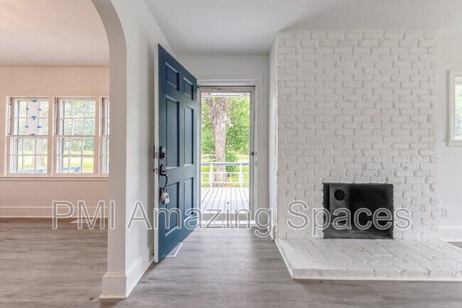 Building Photo - 4315 Gibbon Rd