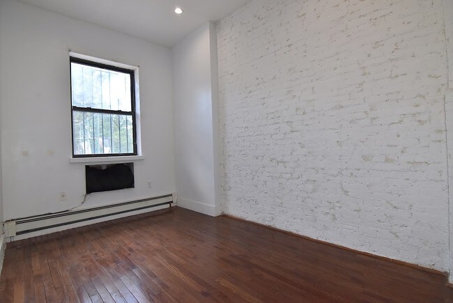 Building Photo - 1227 Broadway