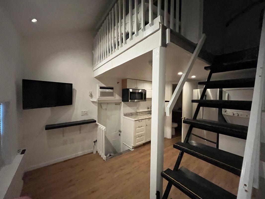 Primary Photo - 1001 SE 2nd Ct