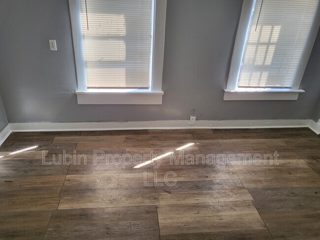 Foto del edificio - 723 E Trigg Ave