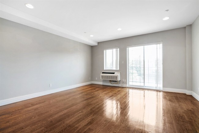 Building Photo - 69-14 41st Ave