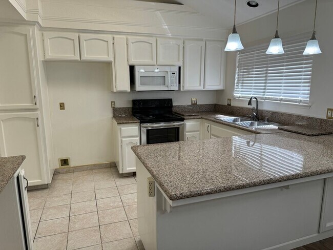 Foto del edificio - 837 E. Buckhill  (Fort Washington Rd & Cha...