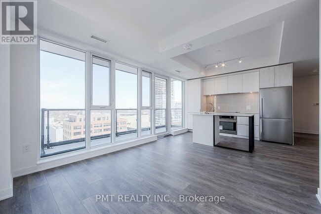 Building Photo - 130 River St