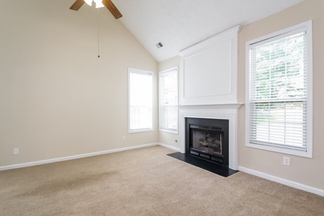 Foto del edificio - 169 Weatherstone Dr