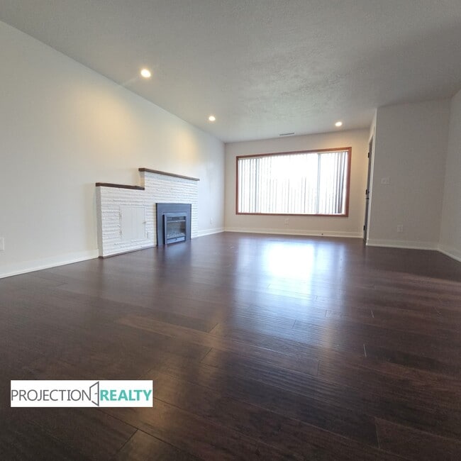 Foto del edificio - 32535 Coal Creek Rd