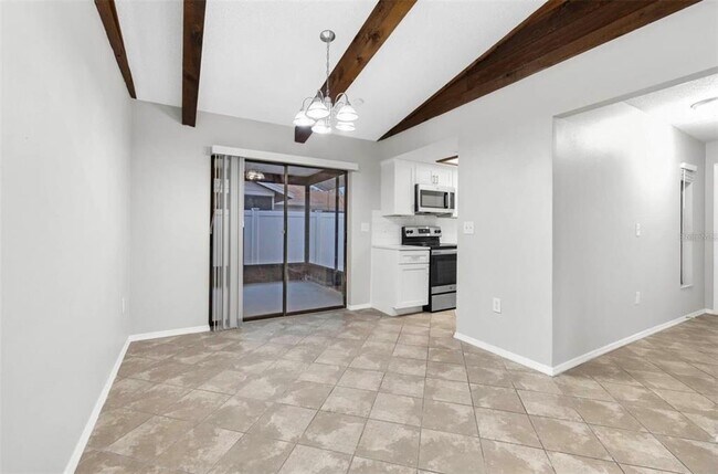 Foto del edificio - 2347 Benson St