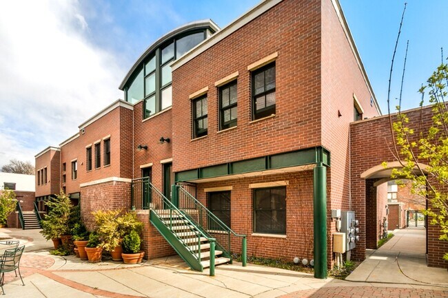 Foto del edificio - 315 E Mountain Ave