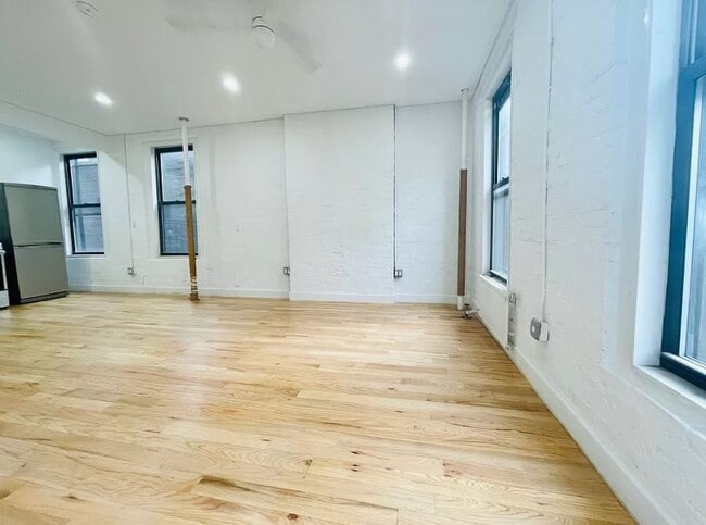 Building Photo - 250 Mulberry Street