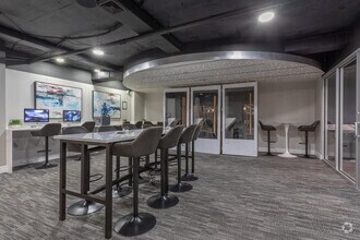 Interior Photo - Arrive 2801