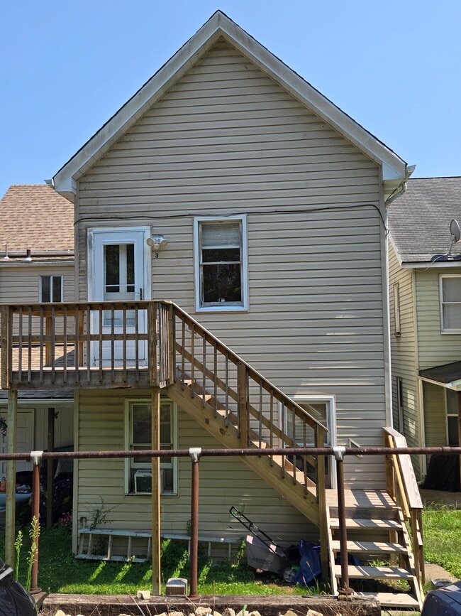 Building Photo - 304 7th Ave