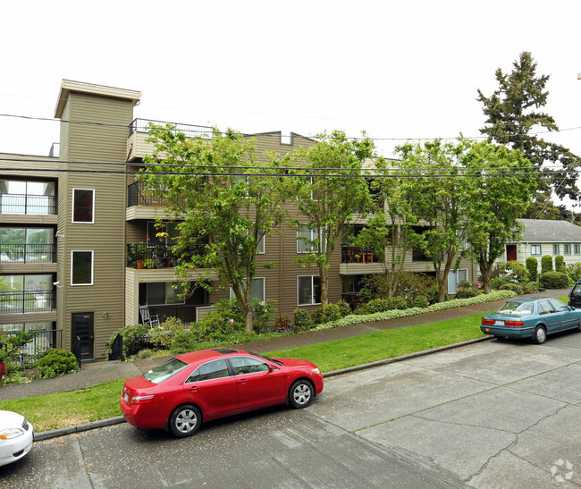 Foto del edificio - Nature's Haven: Rooftop, Views, Walk to pa...