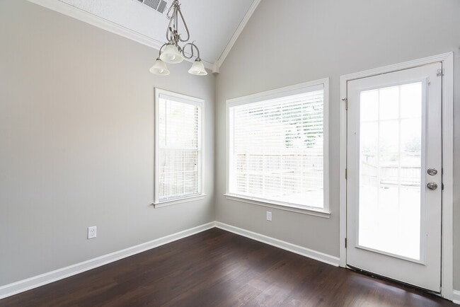 Building Photo - 8925 Lake Springs Cove