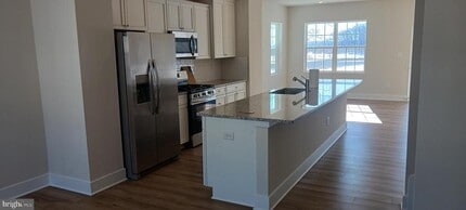 Building Photo - 2272 Marcy Dr