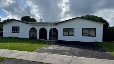 Building Photo - 17310 SW 109th Ave
