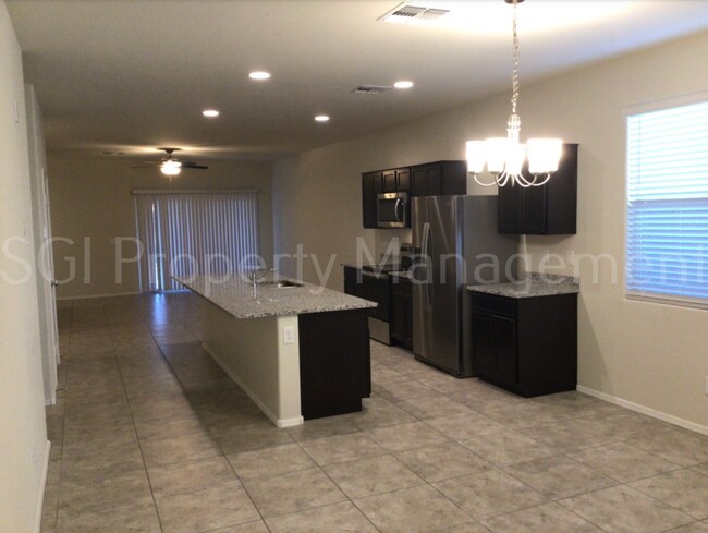 Building Photo - Beautiful Casa Grande home ready for move in