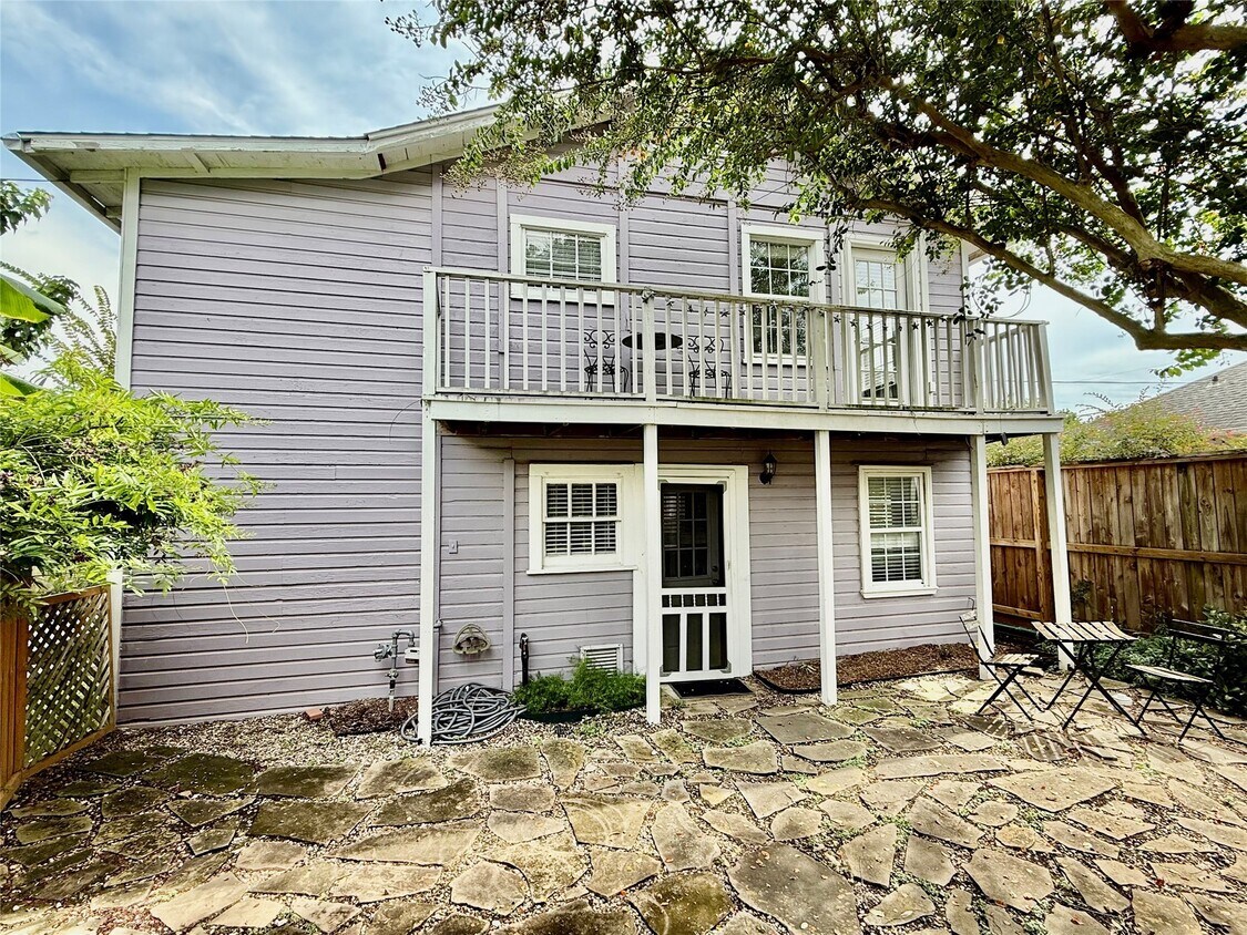 Primary Photo - 722 Woodland St