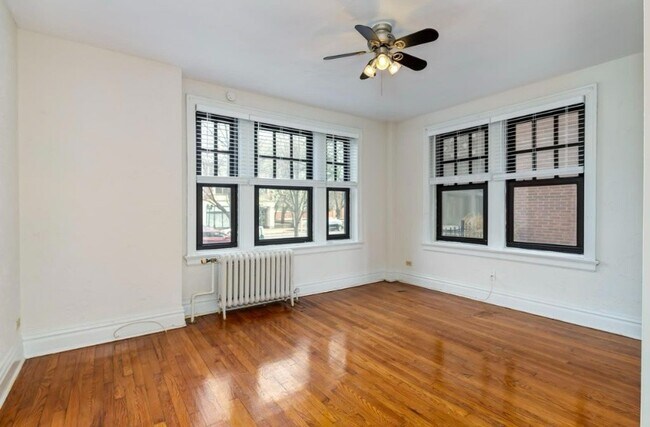 Foto del edificio - 5616-41 Pershing