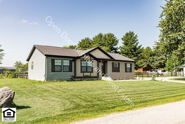 Foto del edificio - 3 bedroom home on 1.5 acres and lake access now available!
