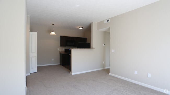 Living Room - 1BR, 1BA - 685 SF - The Foxfire - Brook Lane Apartments