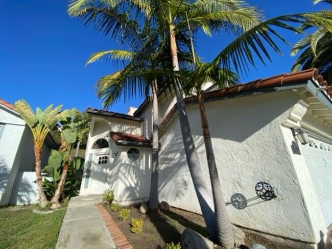Building Photo - Beautiful 3BD/2.5Bath home within the Rancho Del Oro Village!