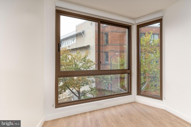 Foto del edificio - 1630 Columbia Rd NW