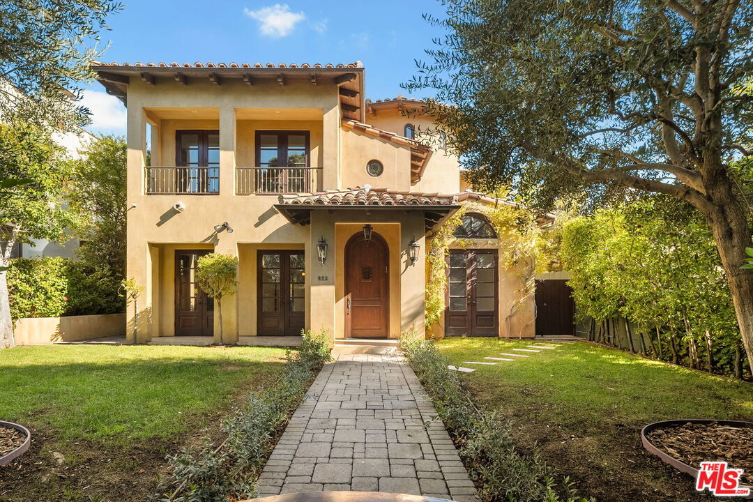 Foto principal - 823 Yale St