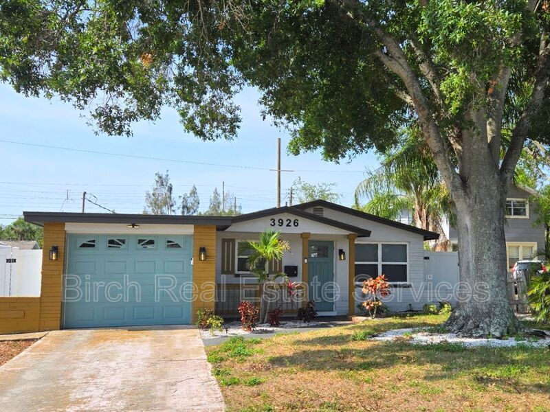 Foto principal - 3926 10th Ave N