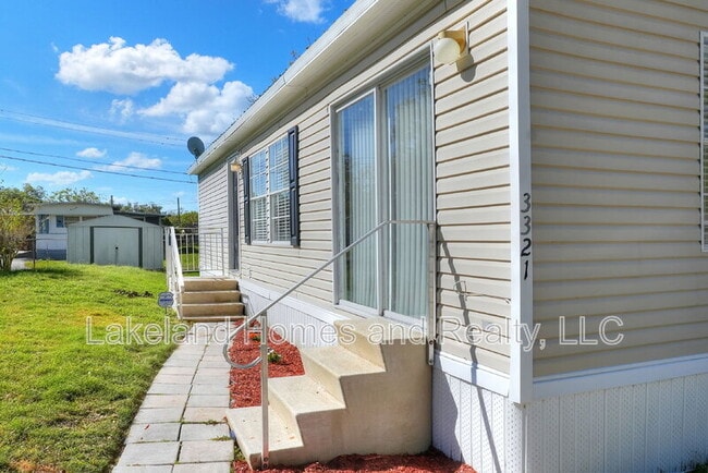 Foto del edificio - 3321 Peachtree Hill Rd