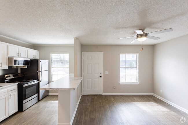 1BR, 1BA - Sloan - 550SF - Living Room - The Dempsey