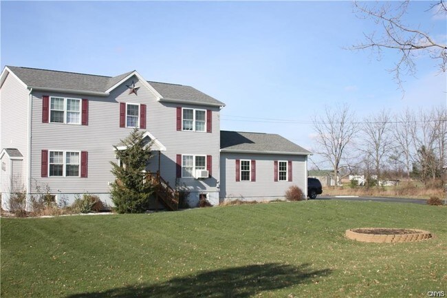 Foto del edificio - 26401 Perch Lake Rd