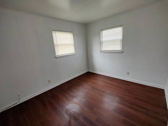 Foto del edificio - 384 W Indian Trail