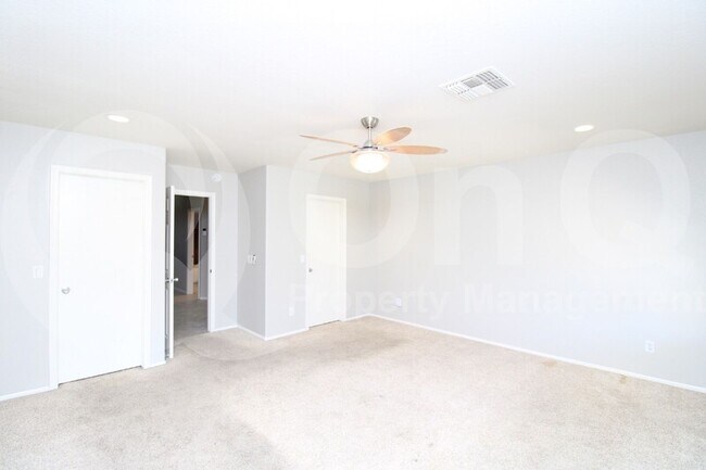Foto del edificio - 4519 E Danbury Rd