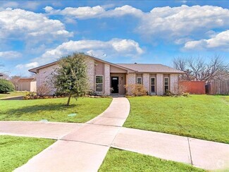Building Photo - 465 Woodway Dr