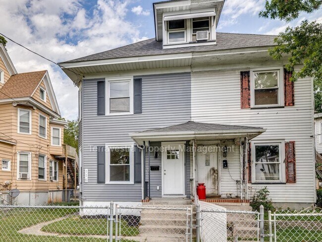 Foto del edificio - 116 W Main St