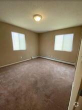 Building Photo - 2710 Rosalyn Ct