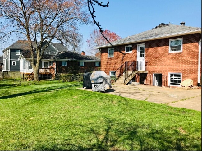 Access - 6511 33rd St