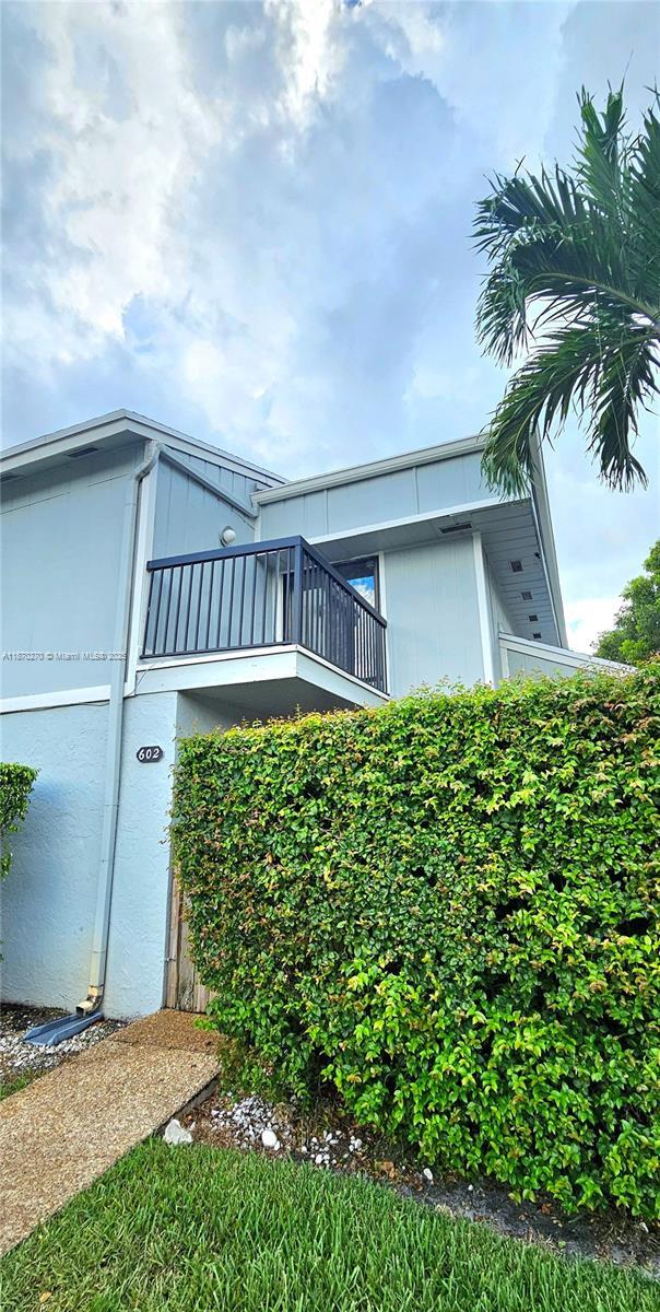 Building Photo - 602 Commodore Dr