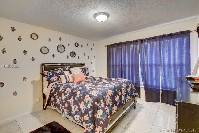 Foto del interior - 3819 NW 78th Ter