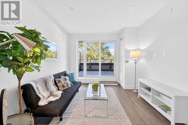 Photo du bâtiment - 700 Sheppard Ave W