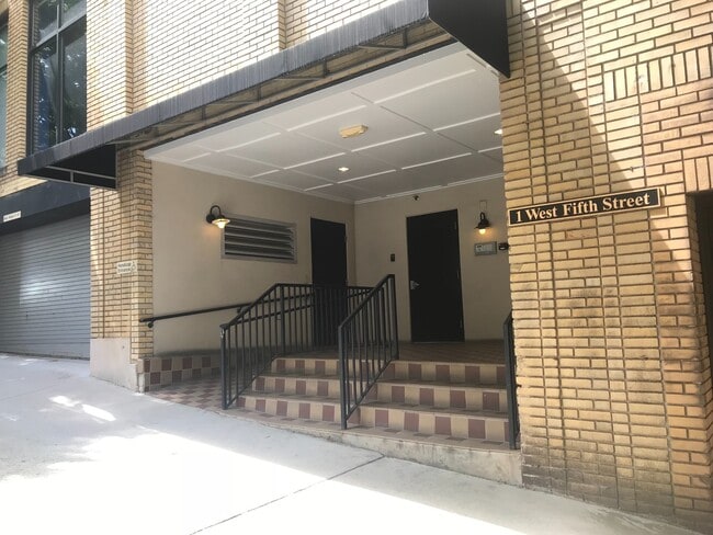 1 W FIFTH ST UNIT 205 - 1 W FIFTH ST UNIT 205 Apartment