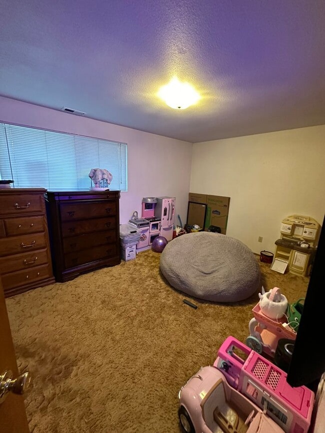 Foto del edificio - 3 Bedroom 1.5 Bath Duplex No Garage