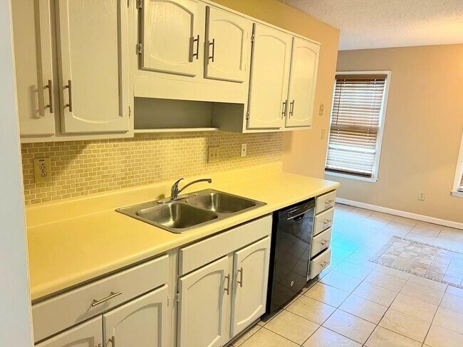 Building Photo - 8067 Creekstone Way