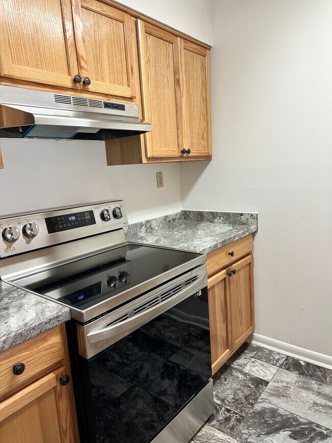 Photo - 2 bedroom townhouse in The Midlands! Avail...