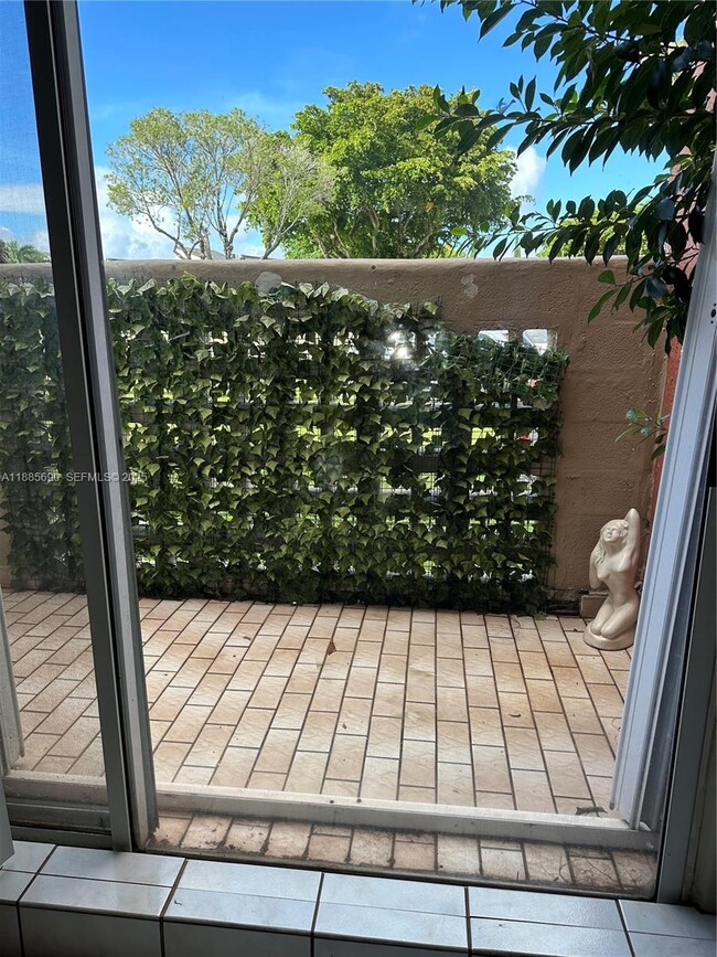 Foto del edificio - 10245 NW 9th St Cir