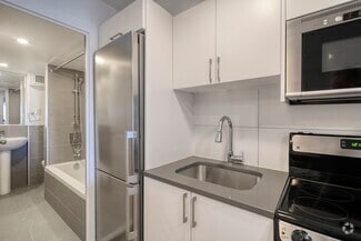 Building Photo - 3460 Rue Durocher