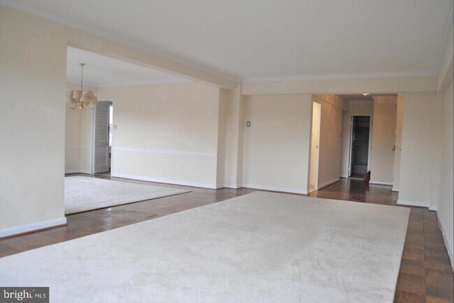 Foto del edificio - 4201 Cathedral Ave NW