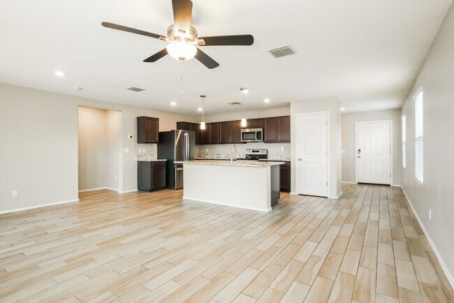 Foto del edificio - 25773 W Euclid Ave